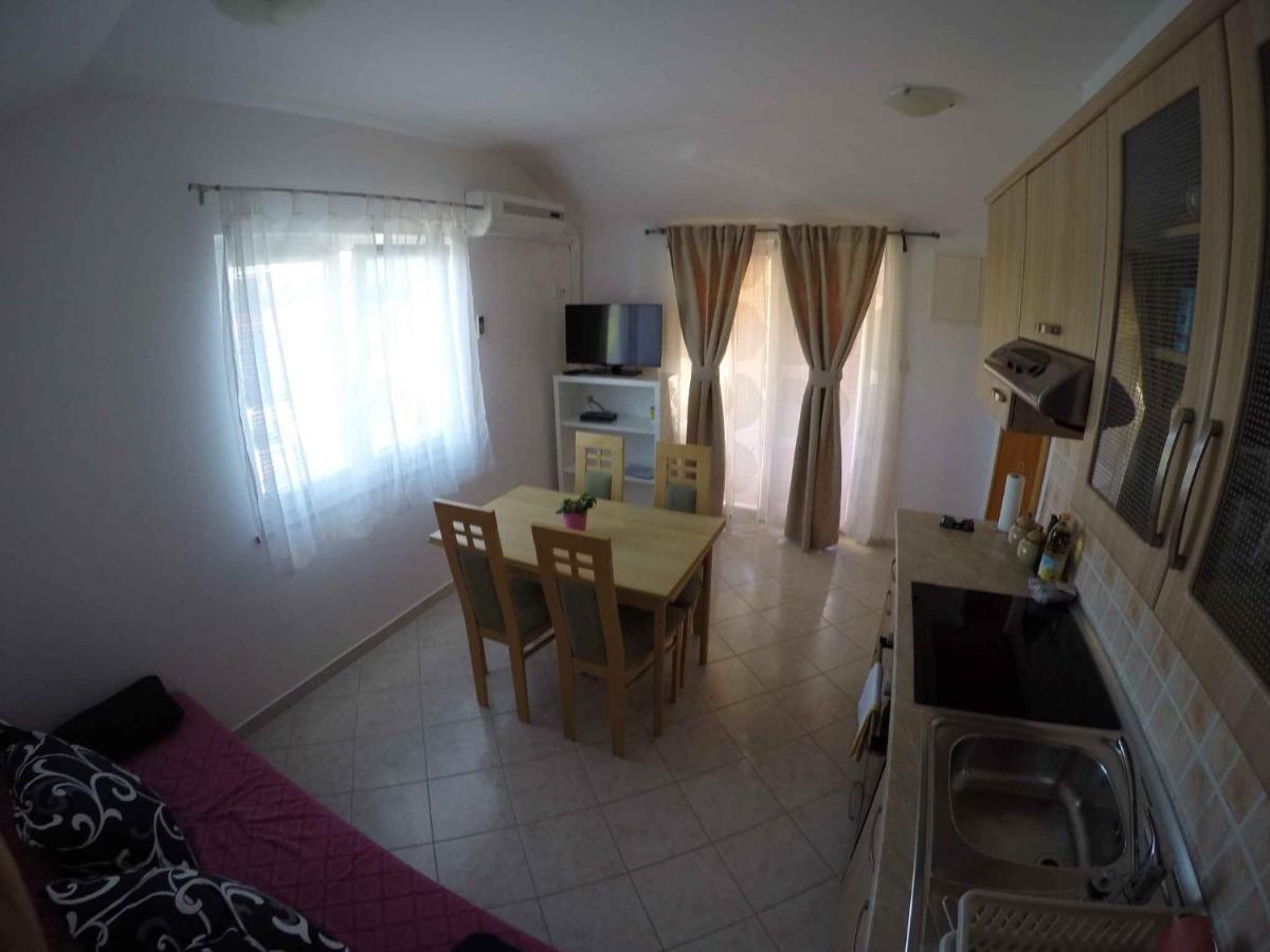 Apartment In Lopar/Insel Rab 37000 Екстер'єр фото